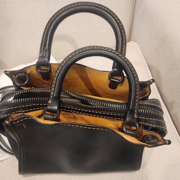 Coach - Picture 2 of 9